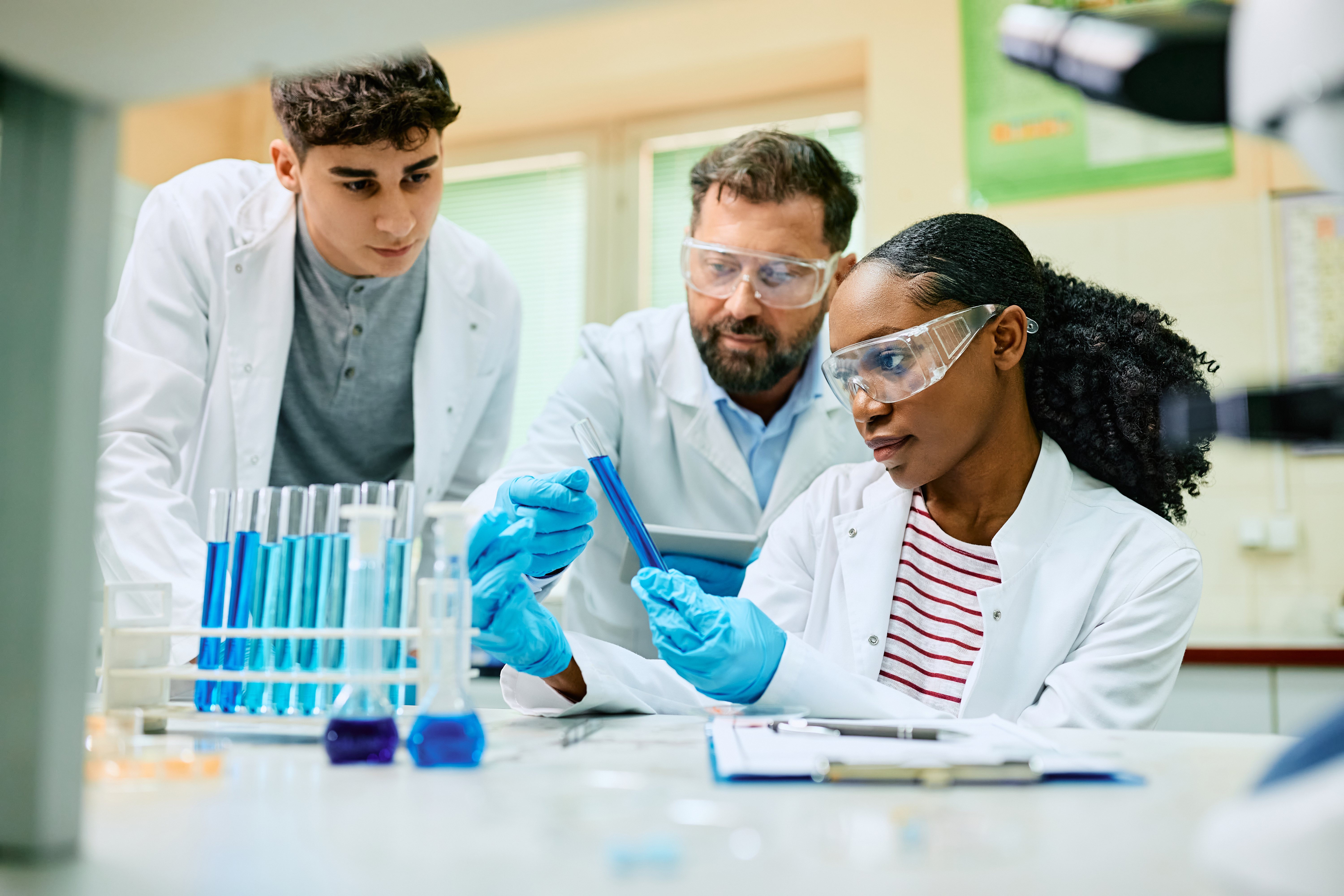 Team of researchers working in laboratory 